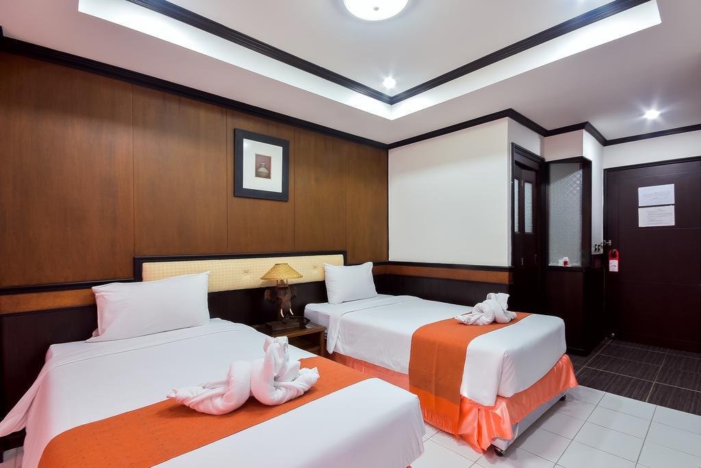 Season Palace Huahin Hotel Cha-Am Bagian luar foto