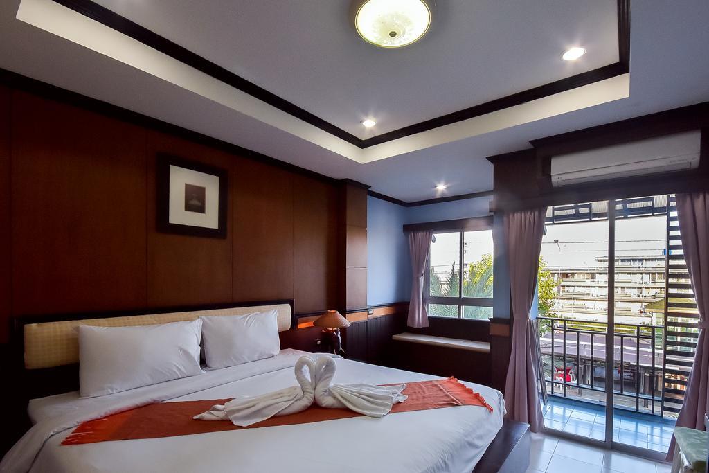 Season Palace Huahin Hotel Cha-Am Bagian luar foto