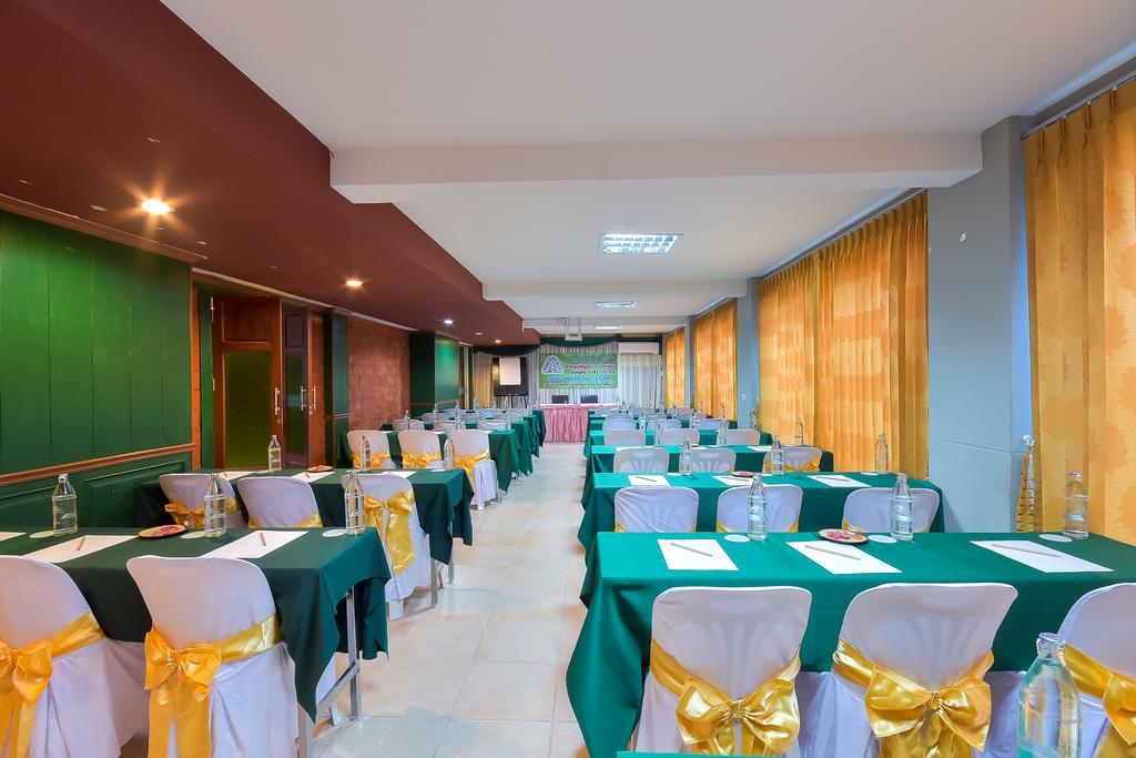 Season Palace Huahin Hotel Cha-Am Bagian luar foto