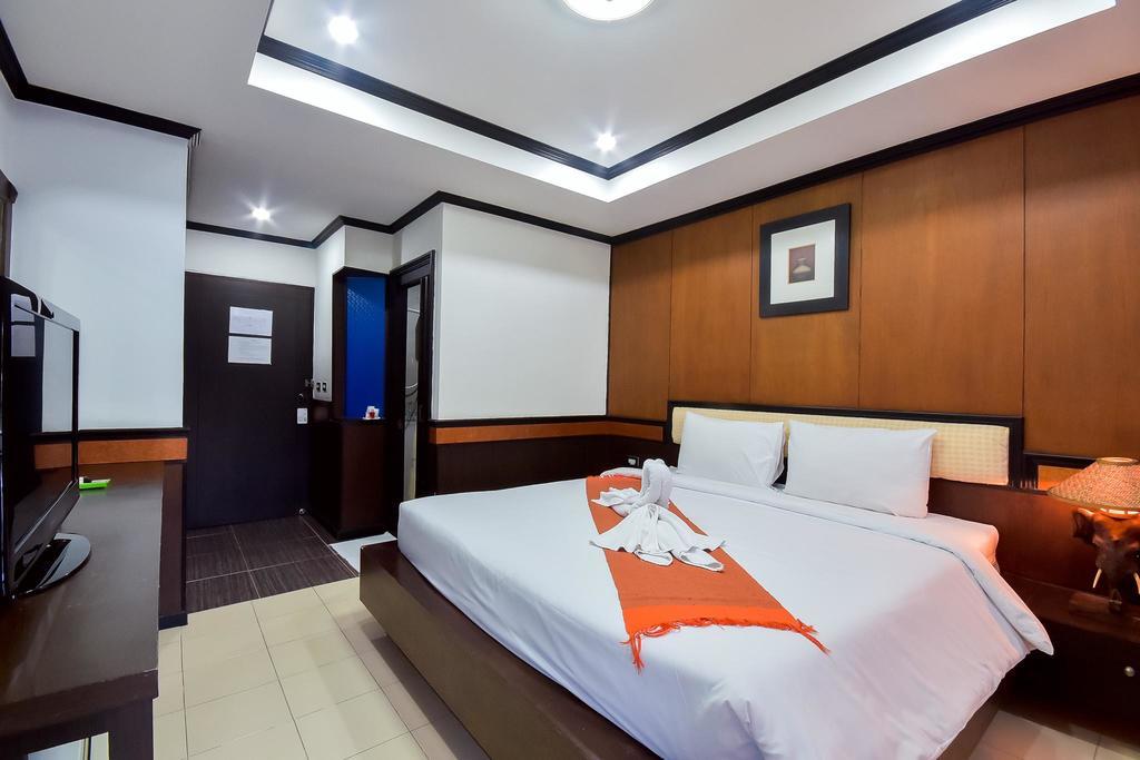 Season Palace Huahin Hotel Cha-Am Bagian luar foto