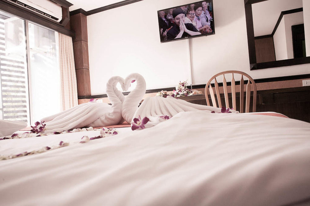 Season Palace Huahin Hotel Cha-Am Bagian luar foto