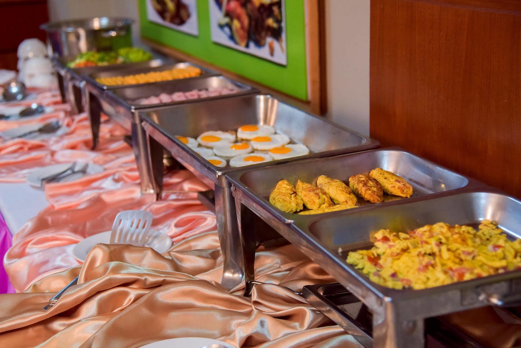 Season Palace Huahin Hotel Cha-Am Bagian luar foto